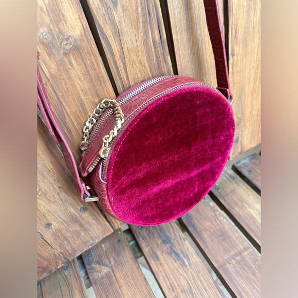 FREE PEOPLE BURGUNDY VELVET ROUND CROSSBODY - Picture 8 of 16